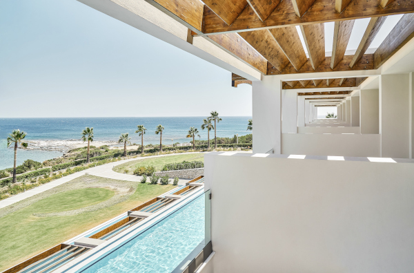 villa lujo frente al mar ibiza